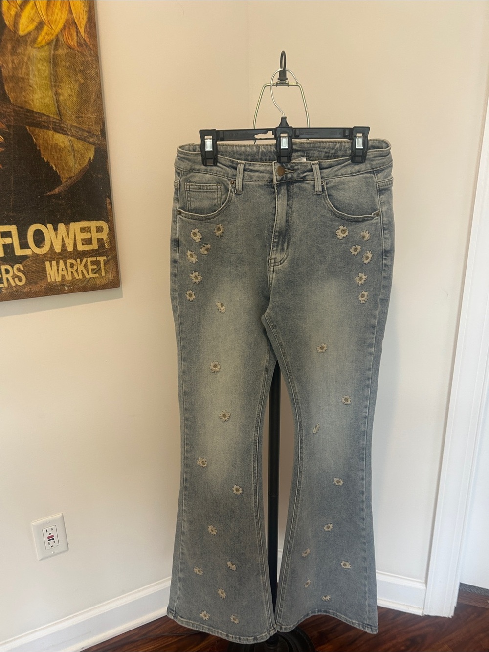 Oli & Hali Light Denim Embroidered Flare Jeans with Flowers NWOT